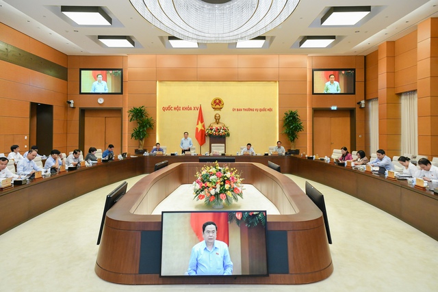 Luật Khám bệnh, chữa bệnh (sửa đổi) được nhân dân, ngành y tế mong đợi và đặt nhiều kỳ vọng - Ảnh 2. Luật Khám bệnh, chữa bệnh (sửa đổi) được nhân dân, ngành y tế mong đợi và đặt nhiều kỳ vọng - Ảnh 2.