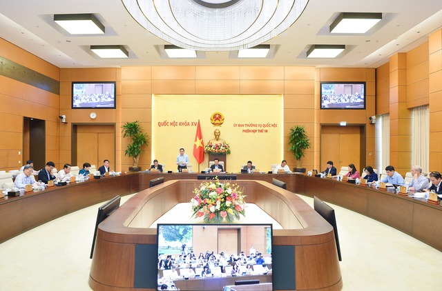 Chủ tịch Quốc hội Vương Đình Huệ: Không có nước nào trên thế giới có Nghị quyết 30 như Việt Nam - Ảnh 2.