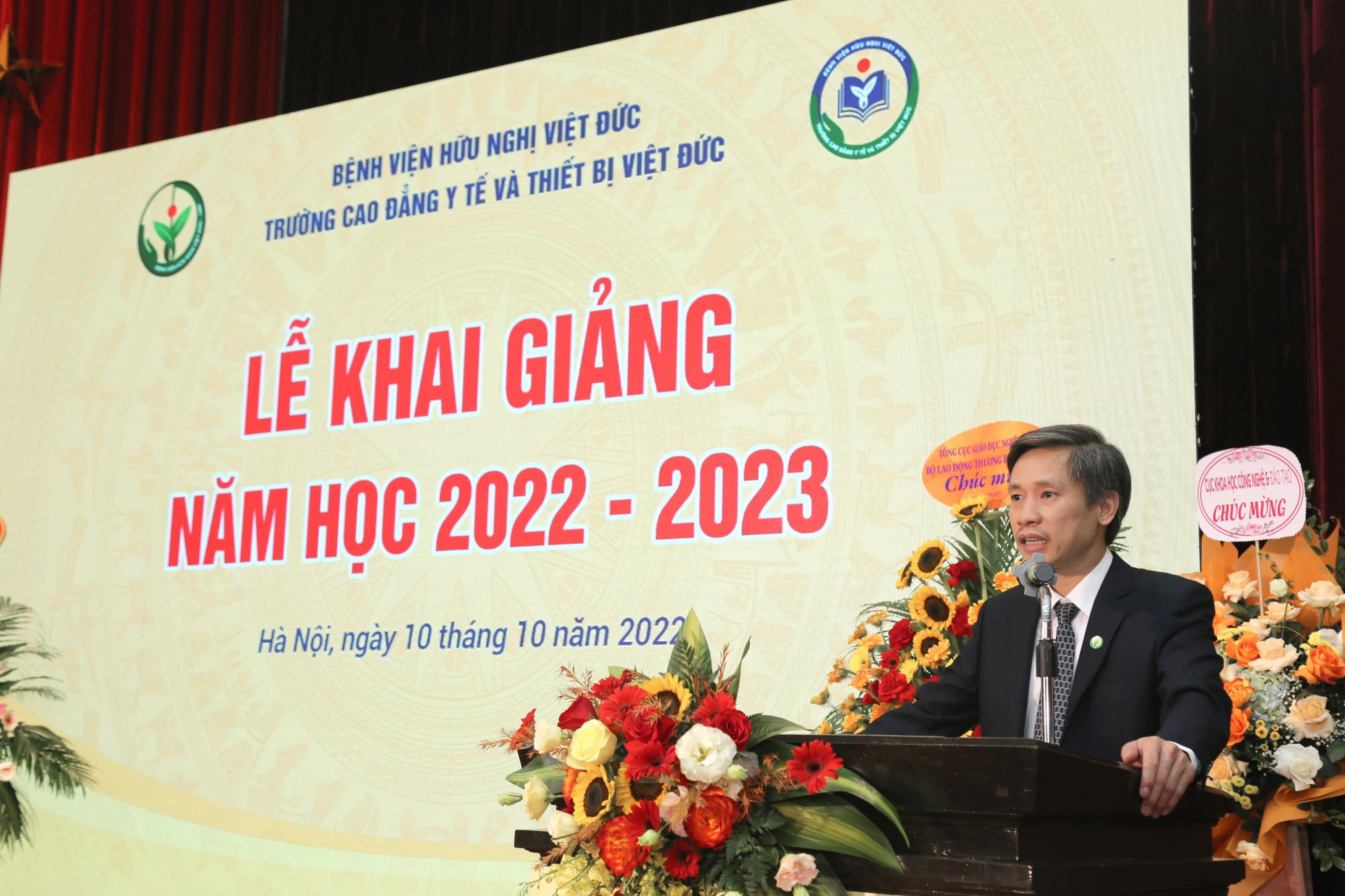 Đào tạo nhân lực theo mô hình Trường thuộc Bệnh viện sẽ phát huy thế mạnh về thực hành - Ảnh 3. Đào tạo nhân lực theo mô hình Trường thuộc Bệnh viện sẽ phát huy thế mạnh về thực hành - Ảnh 3.