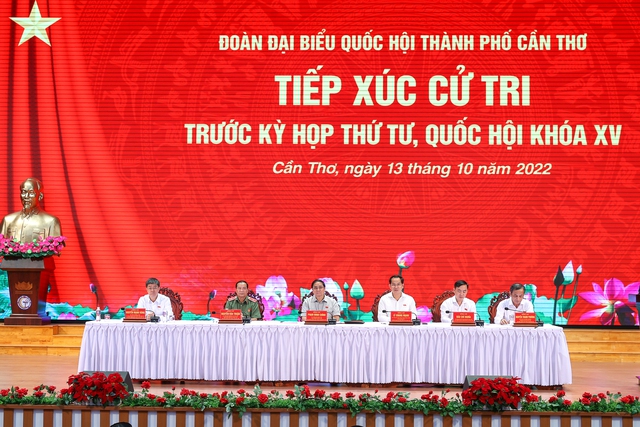 Thủ tướng Phạm Minh Chính tiếp xúc cử tri TP. Cần Thơ - Ảnh 2. Thủ tướng Phạm Minh Chính tiếp xúc cử tri TP. Cần Thơ - Ảnh 2.