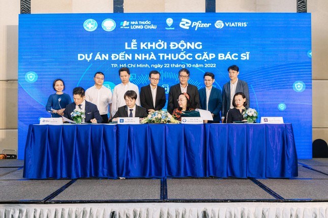 Pfizer tài trợ cho Hội Thầy thuốc trẻ Việt Nam ảnh 1