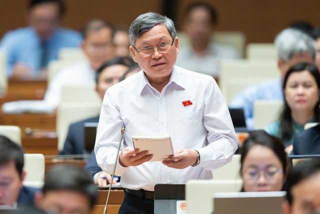 Quốc hội nhất trí về kết quả phát triển năm 2022, yêu cầu quyết liệt thực hiện mục tiêu năm 2023 - Ảnh 1. Quốc hội nhất trí về kết quả phát triển năm 2022, yêu cầu quyết liệt thực hiện mục tiêu năm 2023 - Ảnh 1.