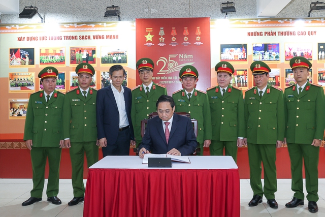 Thủ tướng: Phải phòng chống tội phạm ma túy từ sớm, từ xa, từ nơi xuất phát - Ảnh 6. Thủ tướng: Phải phòng chống tội phạm ma túy từ sớm, từ xa, từ nơi xuất phát - Ảnh 6.