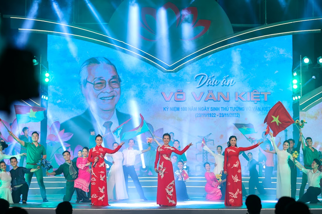 Thủ tướng Phạm Minh Chính dự các hoạt động kỷ niệm 100 năm Ngày sinh đồng chí Võ Văn Kiệt - Ảnh 11. Thủ tướng Phạm Minh Chính dự các hoạt động kỷ niệm 100 năm Ngày sinh đồng chí Võ Văn Kiệt - Ảnh 11.