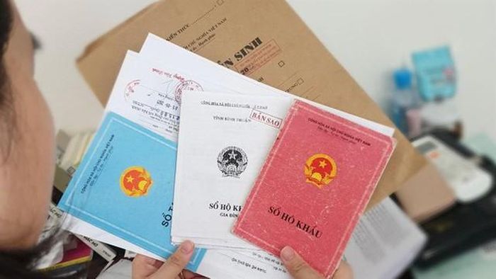 Hết tháng 12/2022, sổ hộ khẩu giấy chỉ còn là kỉ niệm.