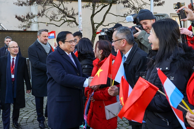 Chùm ảnh: Lễ đón chính thức Thủ tướng Phạm Minh Chính thăm Luxembourg - Ảnh 6. Chùm ảnh: Lễ đón chính thức Thủ tướng Phạm Minh Chính thăm Luxembourg - Ảnh 6.