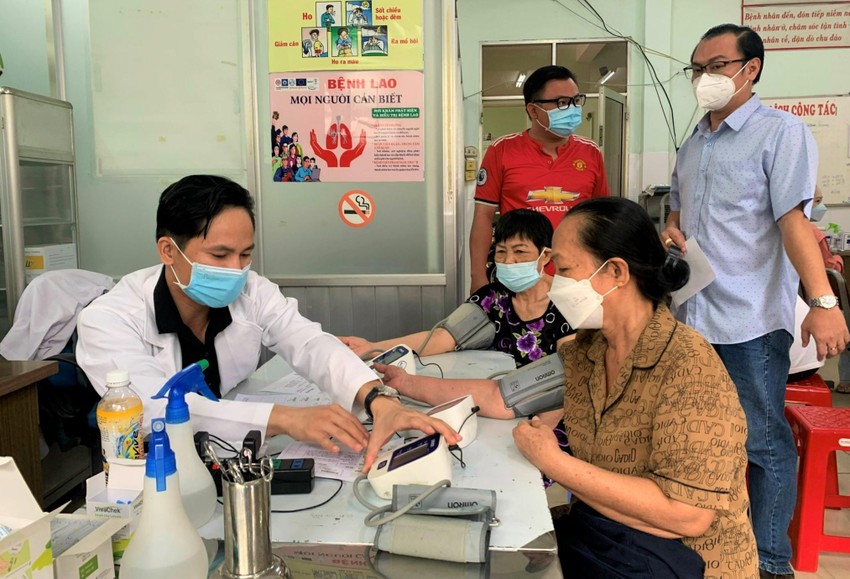 Tầm soát bệnh lao miễn phí cho người có nguy cơ và người đã nhiễm COVID-19 ảnh 1