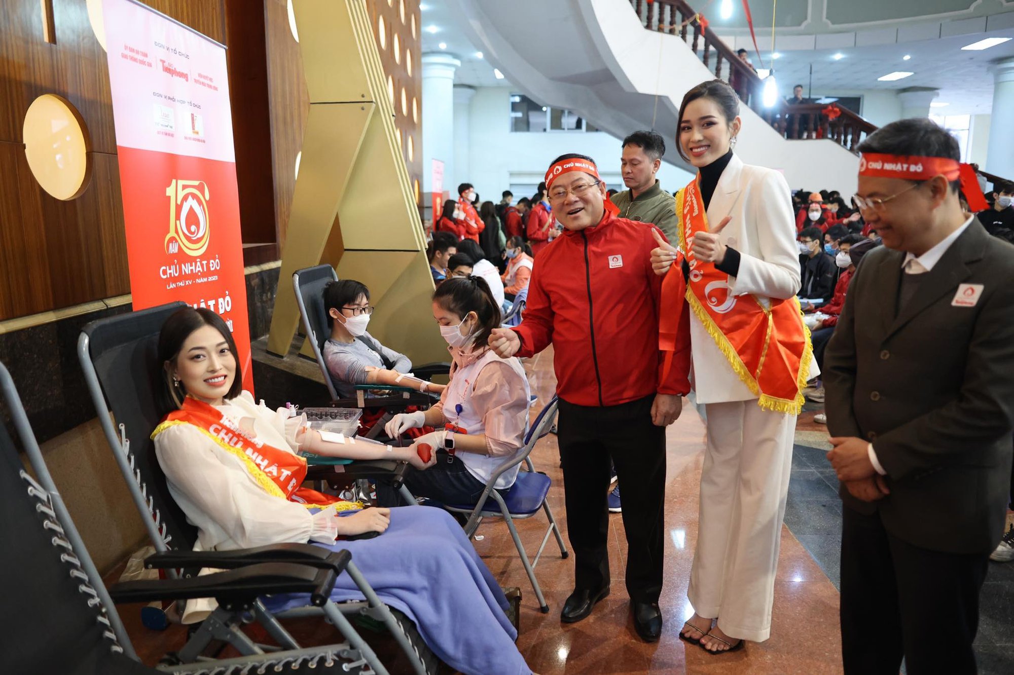 Thứ trưởng Bộ Y tế kêu gọi những người khỏe mạnh hãy tham gia hiến máu cứu người - Ảnh 4.