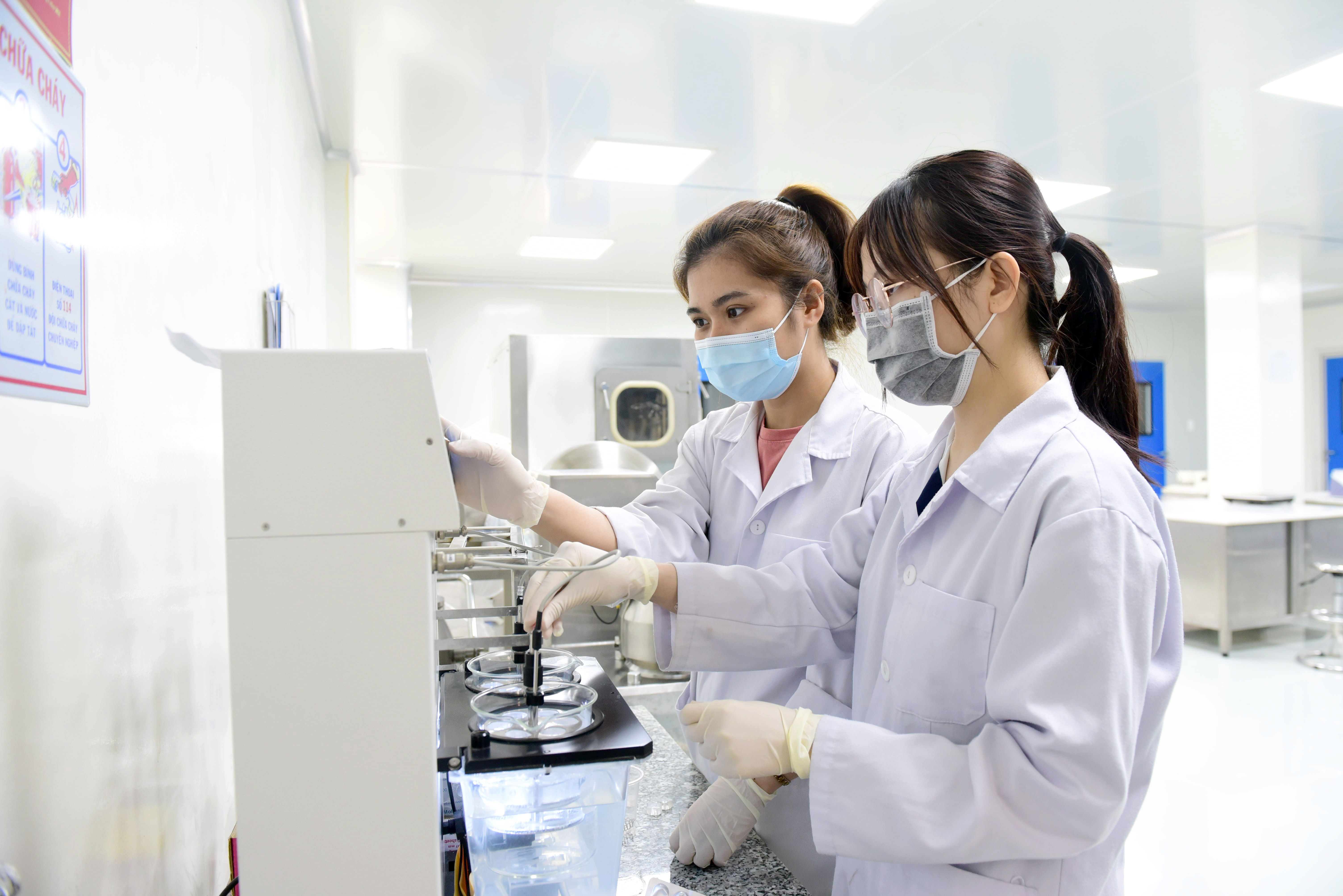 Thiếu nhạc trưởng phát triển ngành dược - Chậm nhịp, yếu thế ảnh 2
