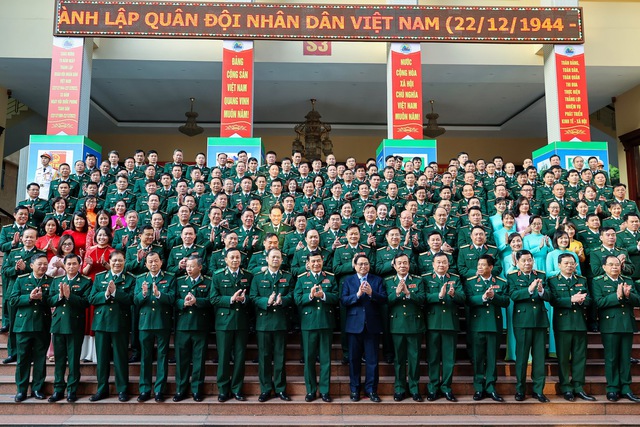 Phát huy sức mạnh tổng hợp để bảo vệ vững chắc chủ quyền lãnh thổ, an ninh biên giới quốc gia - Ảnh 8. Phát huy sức mạnh tổng hợp để bảo vệ vững chắc chủ quyền lãnh thổ, an ninh biên giới quốc gia - Ảnh 8.