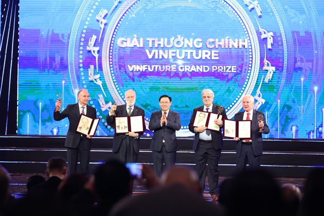 Vinh danh các công trình khoa học tái thiết đời sống sau đại dịch COVID-19 - Ảnh 2. Vinh danh các công trình khoa học tái thiết đời sống sau đại dịch COVID-19 - Ảnh 2.
