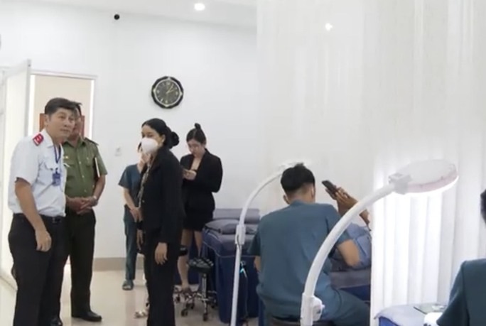 Kiểm tra một cơ sở thẩm mỹ lớn hoạt động chui ở Tây Ninh - Ảnh 1. Kiểm tra một cơ sở thẩm mỹ lớn hoạt động chui ở Tây Ninh - Ảnh 1.