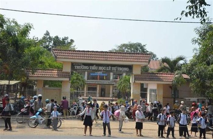 Trường Trường Tiểu học Lý Tự Trọng, nơi xảy ra sự việc. (Ảnh: Tuấn Anh/TTXVN)