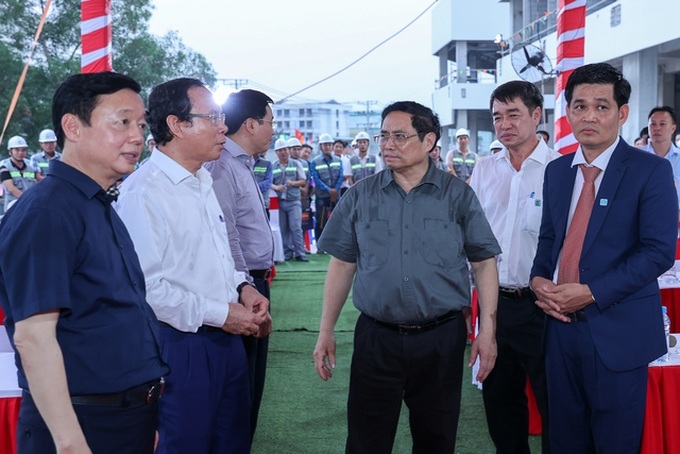 Thủ tướng: Không chia nhỏ gói thầu các dự án xây dựng bệnh viện - 2