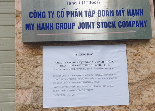 Thông báo dán trước cửa trụ sở Công ty Cổ phần Tập đoàn Mỹ Hạnh.