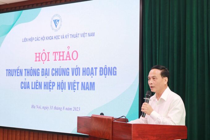 PGS.TS Phạm Ngọc Linh - Phó chủ tịch Liên hiệp Hội Việt Nam phát biểu tại hội thảo.