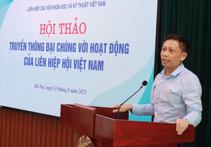PGS.TS.NB Nguyễn Thành Lợi, UV BCH Hội Nhà báo Việt Nam, Tổng Biên tập Báo Kinh tế & Đô thị phát biểu tại hội thảo.