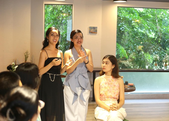 Các khách mời giao lưu giải đáp những thắn mắc của khán giả