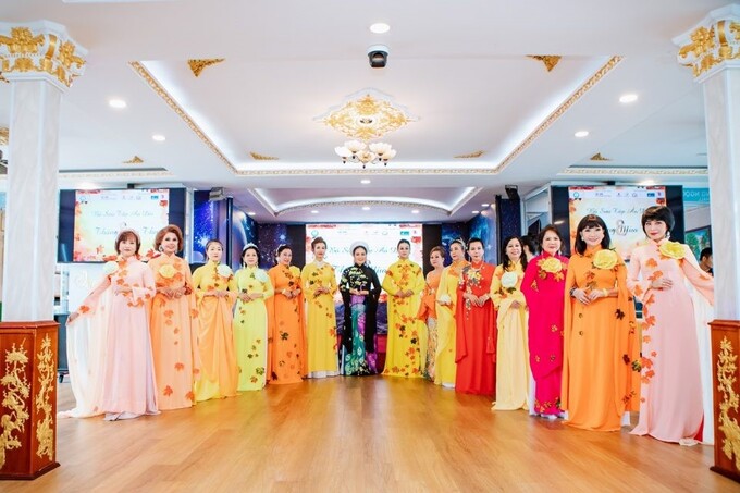 Bộ sưu tập “tháng 8 mùa thu” của họa sĩ, nhà thiết kế Thiên Phước