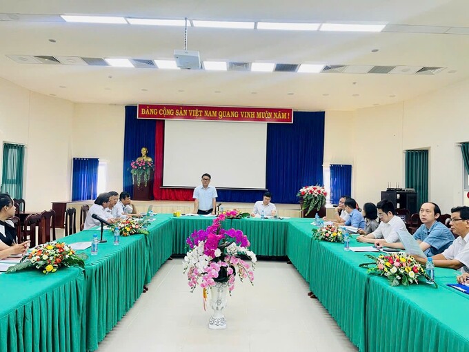 BS.CK II Huỳnh Minh Chín - Phó Giám đốc Sở Y Báo cáo tình hình phòng, chống và điều trị bệnh đậu mùa khỉ trên địa bàn tỉnh