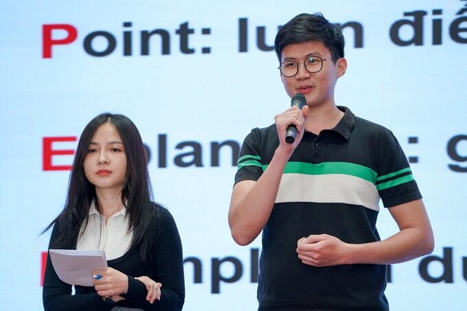 Những thông điệp từ trái tim người nhân viên y tế sẽ chạm được đến người bệnh, người nhà giúp họ an tâm, vơi đi nỗi đau bệnh tật