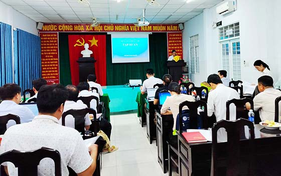 Quang cảnh lớp tập huấn chuyên môn kỹ thuật điều tra