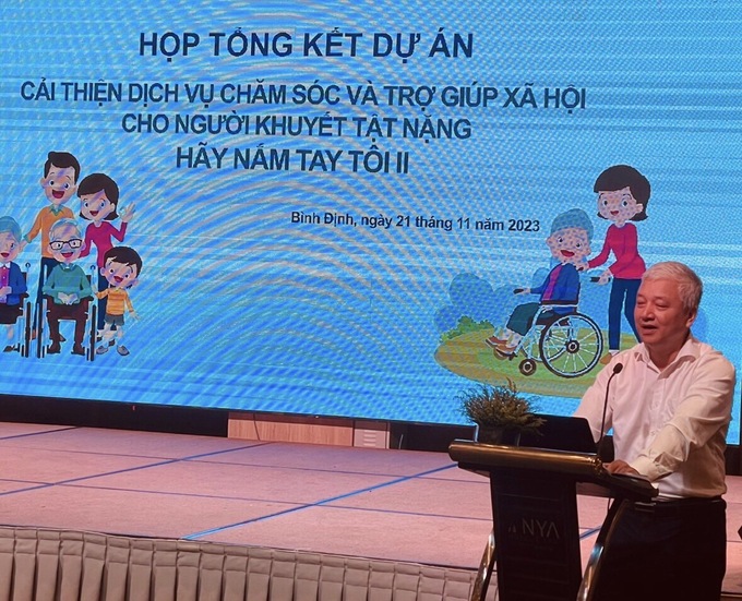 Ông Lê Quang Hùng - Giám đốc Sở Y tế Bình Định phát biểu tại buổi tổng kết