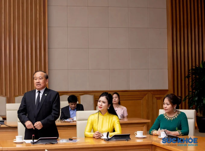 PGS.TS. Nguyễn Huy Nga, nguyên Cục trưởng Cục Y tế dự phòng (Bộ Y tế), Viện trưởng Viện Nghiên cứu sức khoẻ người cao tuổi và y tế cộng đồng, Hội GDCSSKCĐ Việt Nam phát biểu tại buổi làm việc