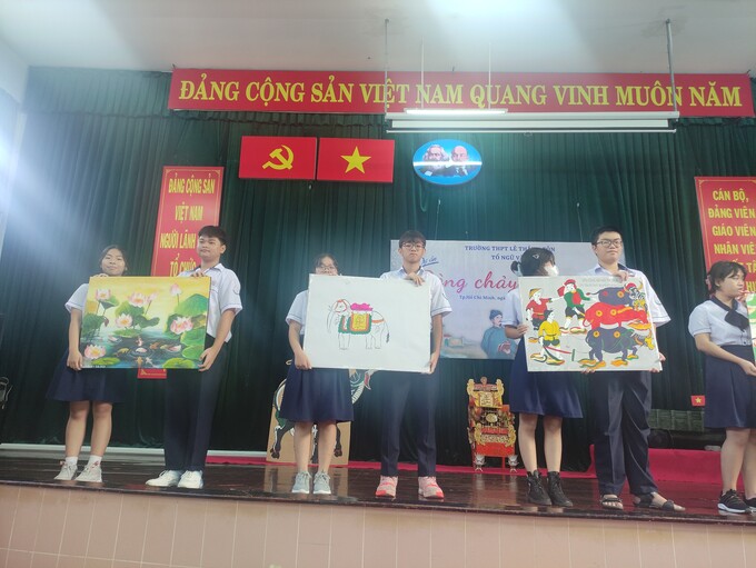 Dự án do thầy Hà Văn Vụ và cô Nguyễn Thị Thanh Hoa tổ Ngữ Văn, trường THPT Lê Thánh Tôn thực hiện