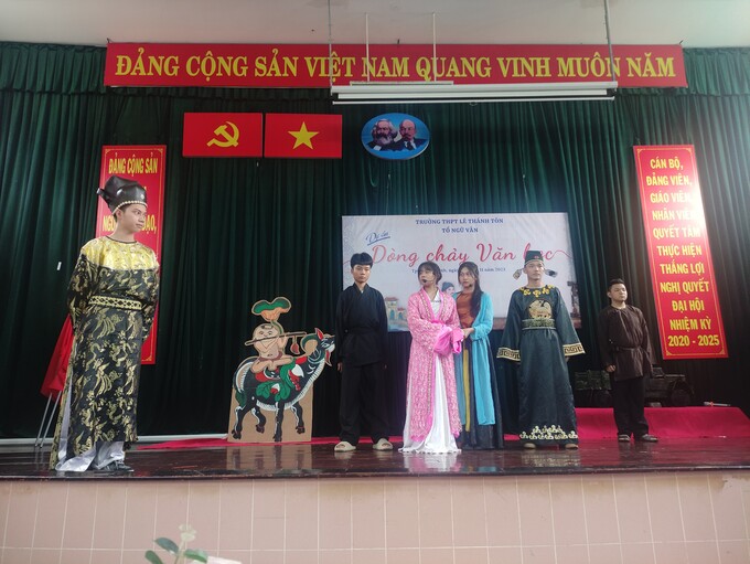 Dự án do thầy Hà Văn Vụ và cô Nguyễn Thị Thanh Hoa tổ Ngữ Văn, trường THPT Lê Thánh Tôn thực hiện