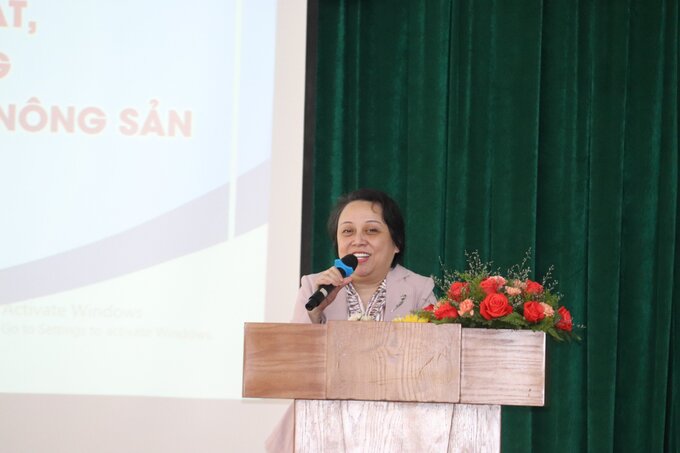 PGS.TS Phạm Khánh Phong Lan, Trưởng Ban Quản lý An toàn thực phẩm TP. HCM phát biểu tại hội nghị