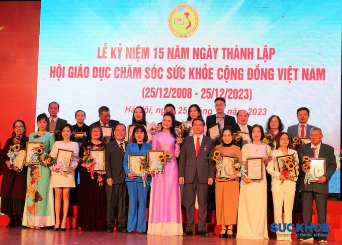 Hội vinh danh cho các đơn vị, cá nhân đồng hành cùng Hội