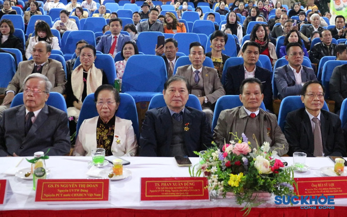 Các lãnh đạo tham dự buổi lễ