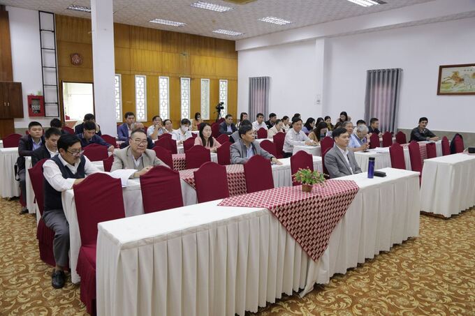 Đại diện ban quản lý dự án 15 huyện, thị xã, thành phố tham dự hội nghị (ảnh: Đình Thi)
