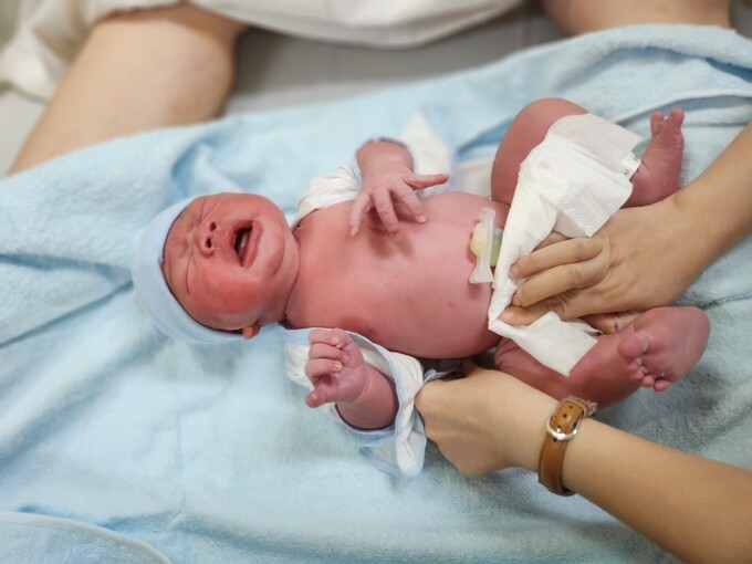 Công dân nhí chào đời lúc 00h01 là bé trai nặng 4,4kg đến từ Bình Phước