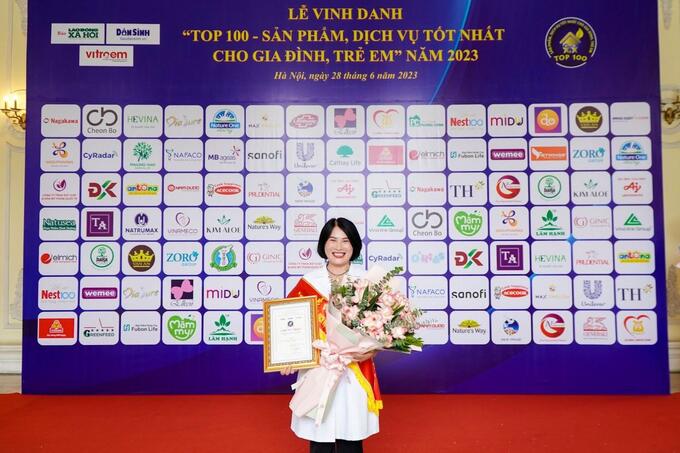 Sản phẩm của Midu MenaQ7 được vinh danh trong “Top 100 sản phẩm, dịch vụ tốt nhất cho gia đình, trẻ em năm 2023”  