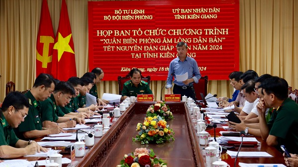Phó Chủ tịch UBND tỉnh Kiên Giang Nguyễn Lưu Trung phát biểu tại cuộc họp