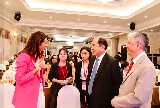 Các chuyên gia Việt Nam và quốc tế chia sẻ kinh nghiệm trong lĩnh vực y học bào thai