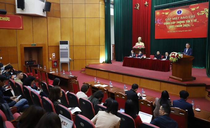 Quang cảnh buổi gặp mặt báo chí