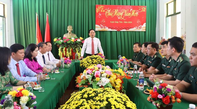 Chủ tịch UBND tỉnh chỉ đạo các đồn Biên phòng tăng cường tuần tra, kiểm soát, sẵn sàng chiến đấu, giữ vững an ninh, trật tự tuyến biển để nhân dân vui Xuân, đón Tết