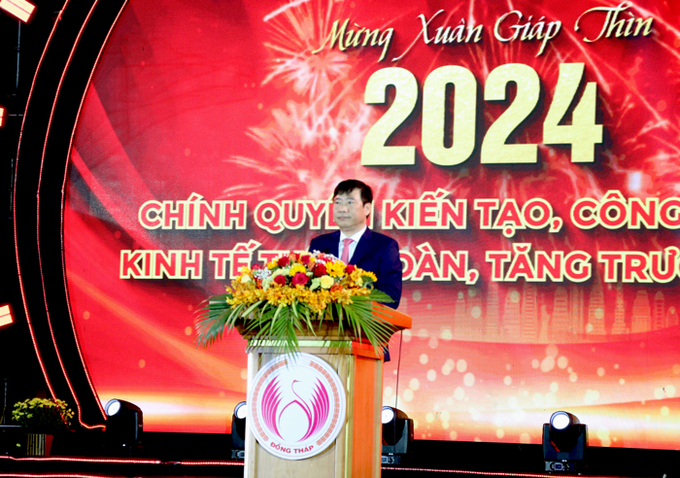 Chủ tịch UBND tỉnh Đồng Tháp phát biểu taị chương trình