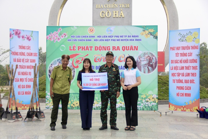 Sở Nông nghiệp và Phát triển nông thôn  thành phố hỗ trợ huyện Hòa Vang 80.300 cây giống lâm nghiệp