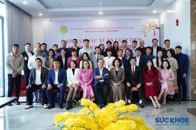 Tập thể cán bộ, phóng viên, biên tập viên, người lao động của Tạp chí SKCĐ