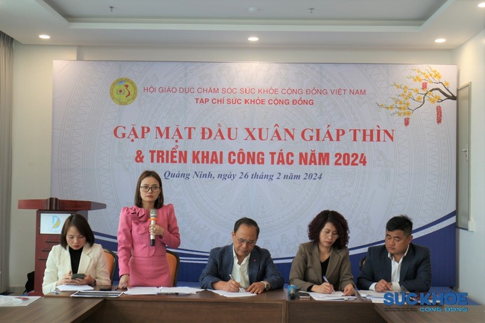 Nhà báo Chu Loan, Phó Tổng biên tập, Giám đốc Trung tâm Truyền thông Sự kiện phát biểu tham luận