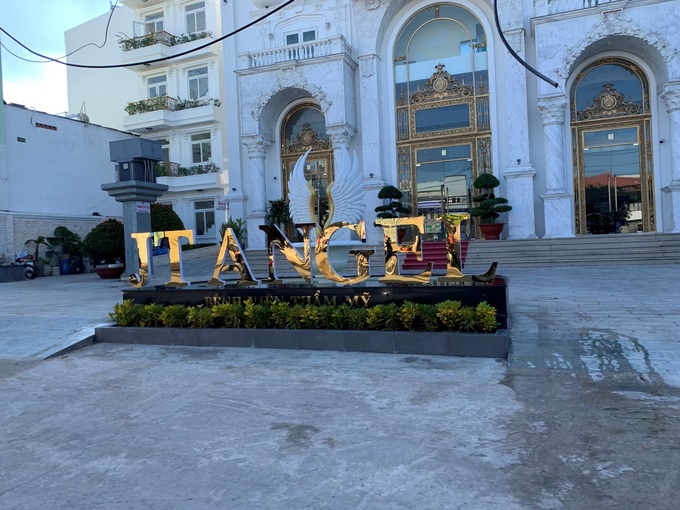 Công ty TNHH Bệnh viện chuyên khoa Thẩm mỹ JT Angel (địa chỉ 852-852A An Dương Vương, phường 13, quận 6) bị Thanh tra Sở Y tế TP.HCM phạt 75 triệu đồng