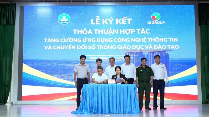 Lễ ký kết giữa Sở Giáo dục và Đào tạo  tỉnh Bình Dương và Công ty cổ phần Tập đoàn công nghệ Quảng Ích