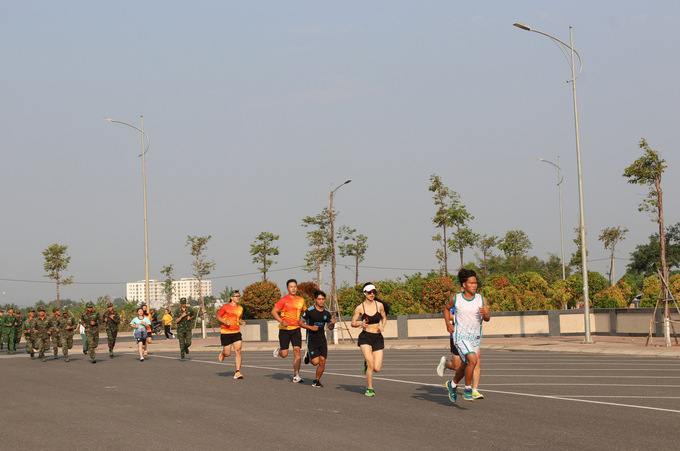 Các vận động viên tham gia giải chạy
