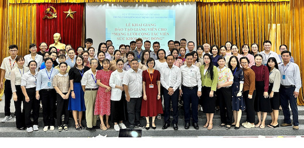 Khai giảng lớp đào tạo giảng viên cho “Mạng lưới cộng tác viên sức khỏe cộng đồng” 