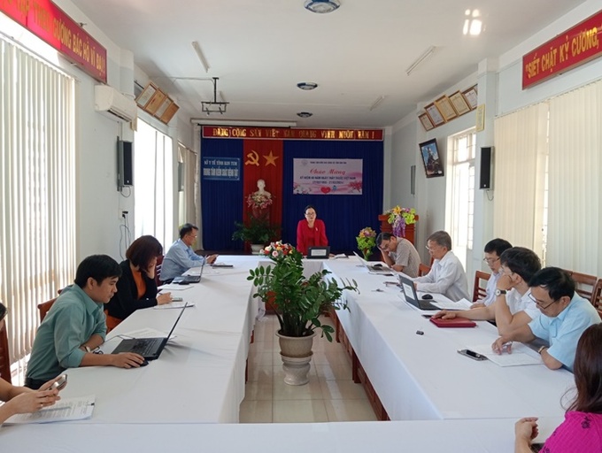 BS.CKII Nguyễn Thị Vân - Phó Giám đốc Triung tâm Kiểm soát bệnh tật, Phó Chủ tịch Hội đồng chuyên môn xét công nhận huyện, thành phố đạt loại trừ bệnh sốt rét trên địa bàn tỉnh Kon Tum 