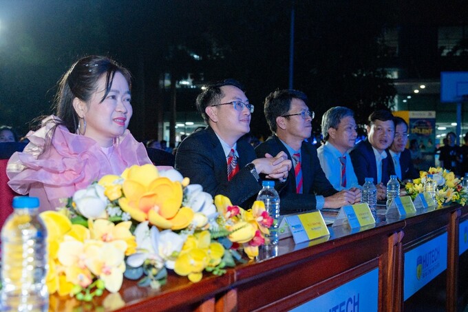 Đại diện Trường Đại học HUTECH
